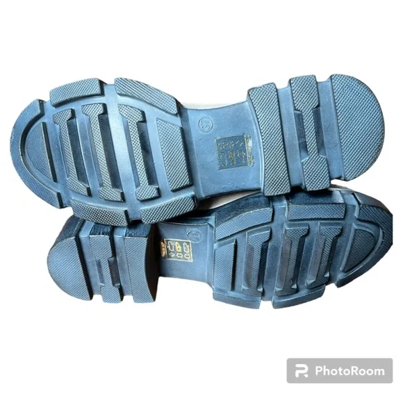 Free People 🆕 Brooks Chelsea Gray/Tan Suede Lug Sole Boots Size 37/7 - Picture 8 of 12